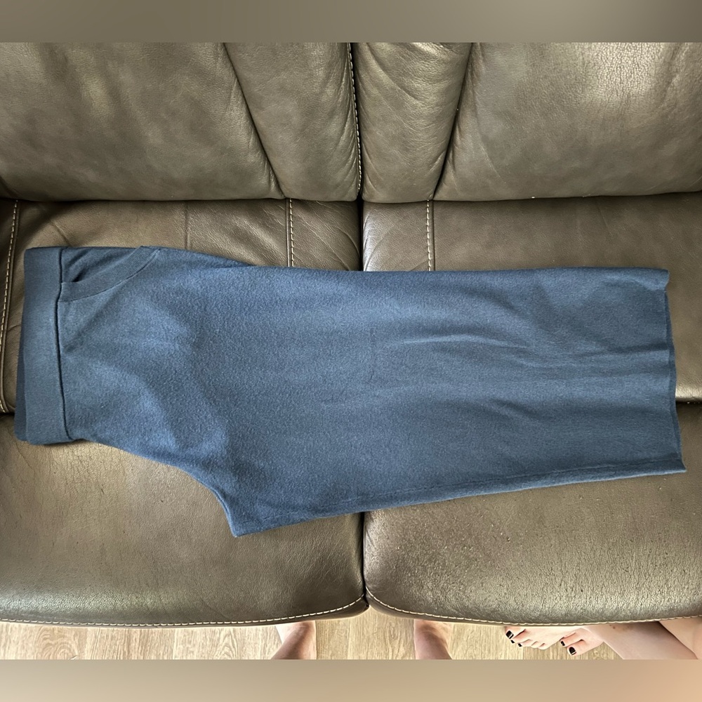 Chico’s Zenergy Luxe Cashmere Blend Cropped Pants. Size 4